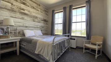 Iron/ironing board, free WiFi