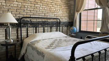 1 habitación, tabla de planchar con plancha y wifi gratis