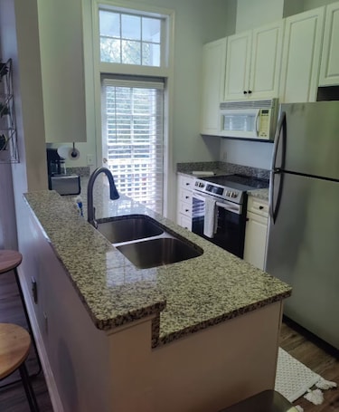 Private kitchen. Haile Village Condo, Beautiful Perfection.