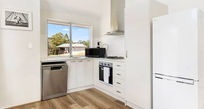 Hill View Cottages - Sail B