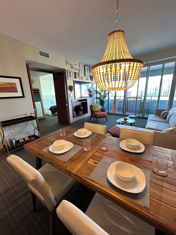 Deluxe Apartment, Balcony, Partial Sea View | Dining room - AKA Brickell Condo Free Parking by Palermo Home Miami (Miami)