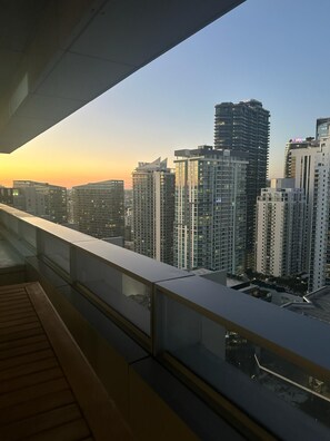 1 bedroom, in-room safe, desk, laptop workspace - AKA Brickell Condo Free Parking by Palermo Home Miami (Miami)