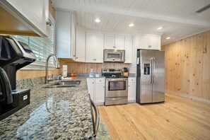 House - Don t Worry Beach House 3 2 2 Blocks to Beach (Gulf Shores)