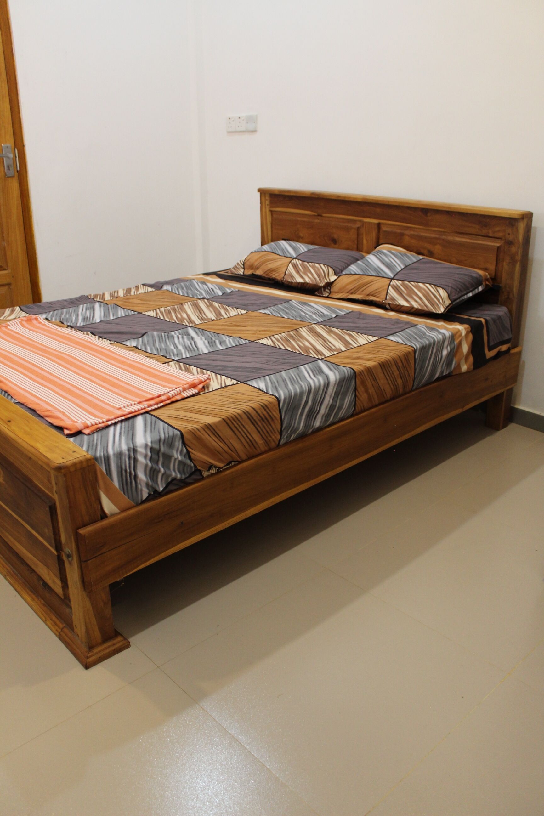 2 bedrooms, bed sheets