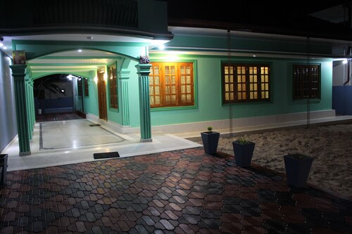 Jaffna Travel & Guest Inn: 3 AC Bedroom house
with free parking