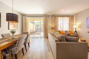 電視、乒乓球設施