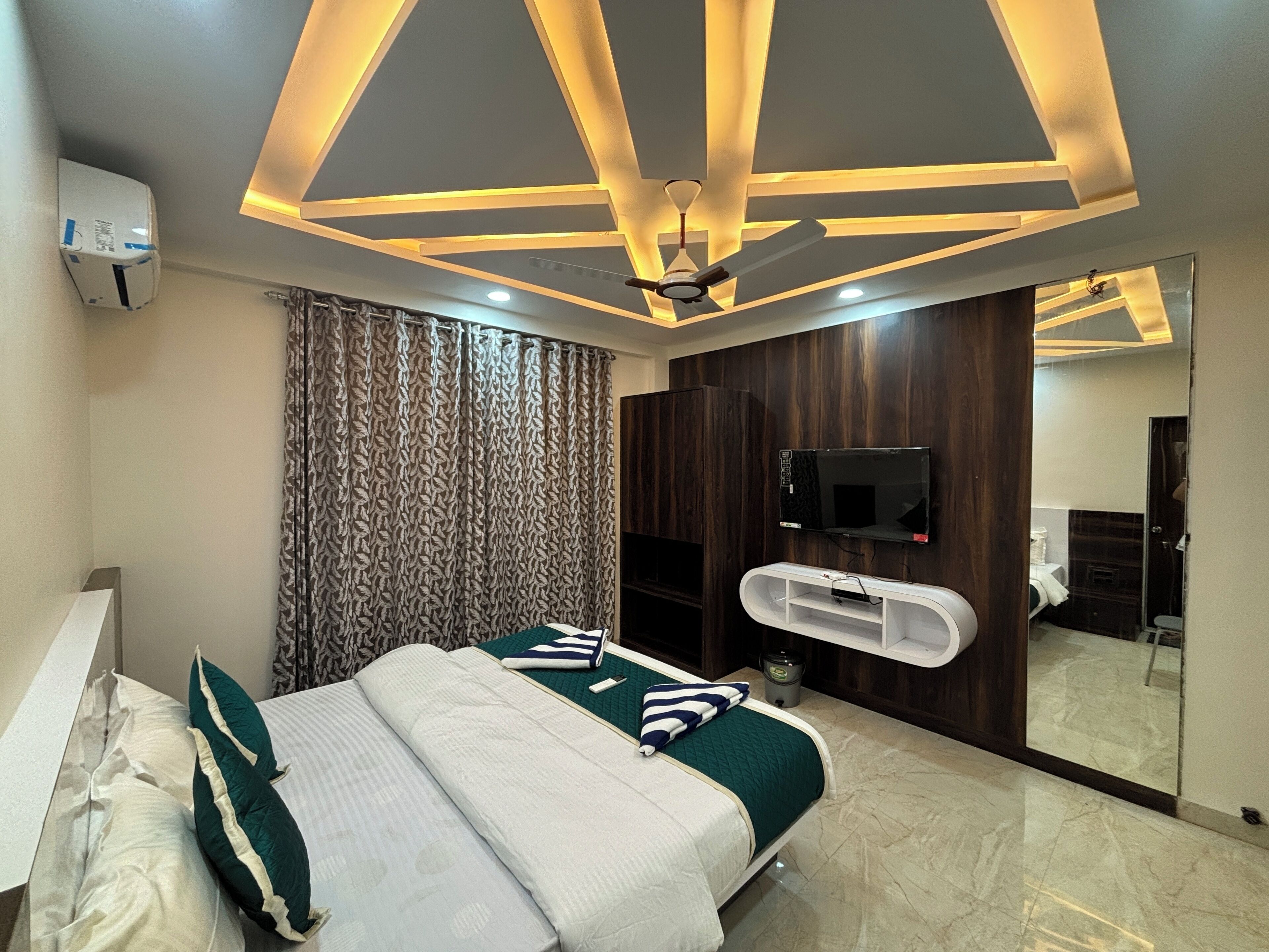 Egyptian cotton sheets, premium bedding, memory-foam beds