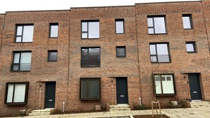 Exterior - Modern 4-bedroom townhome in Patchway (Patchway)