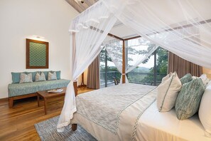 Executive Suite, Balcony, Mountain View | In-room safe, soundproofing, free WiFi