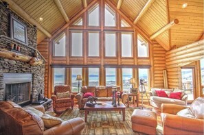 Smart TV, fireplace, computer monitors