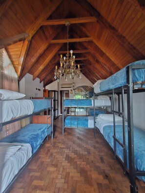 Gemeinsamer Comfort-Schlafsaal, 1 Schlafzimmer, Blick auf den Innenhof | Kostenloses WLAN