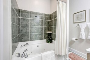 2 bedrooms - Camp David Side A pvt Pool Beach View Sleeps 9 (Gulf Shores)