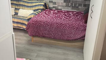 1 bedroom, WiFi, bed sheets