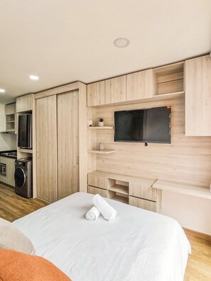 1 bedroom, desk, iron/ironing board, WiFi - Beautiful 5 star Loft - near Iserra 100 Bogota (Bogotá)