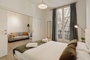 Iron/ironing board, free WiFi, bed sheets