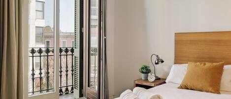 Fer et planche à repasser, Wi-Fi gratuit, draps fournis