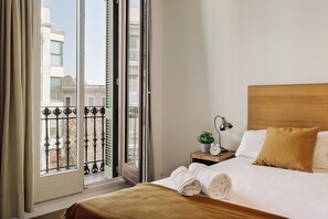 Fer et planche à repasser, Wi-Fi gratuit, draps fournis