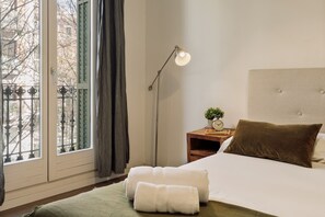 Iron/ironing board, free WiFi, bed sheets