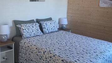 1 habitación, wifi y ropa de cama