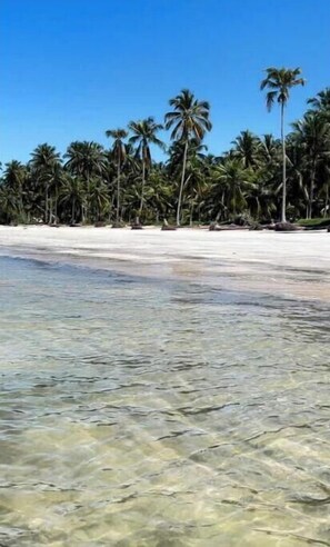 Beach nearby, sun loungers, beach towels
