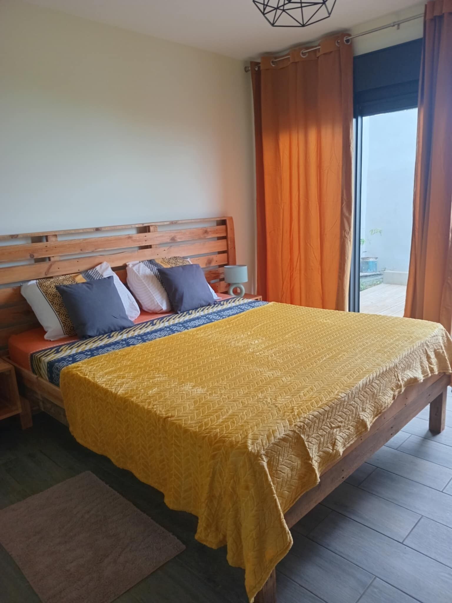 4 chambres, fer et planche à repasser, lit parapluie, Wi-Fi