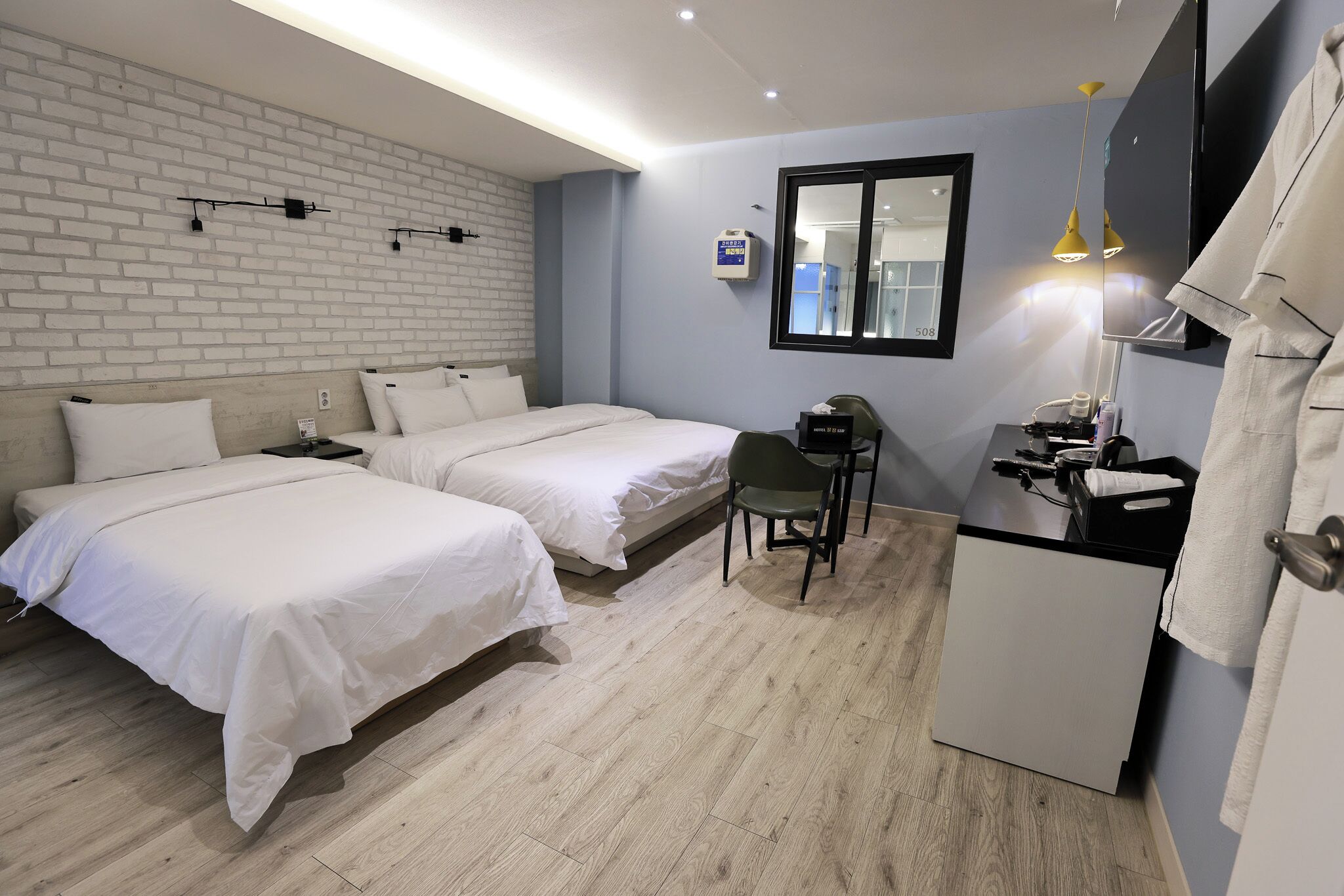 Business Twin Room & Whirlpool Spa Twin Room | Premium bedding, down comforters, free minibar, free WiFi