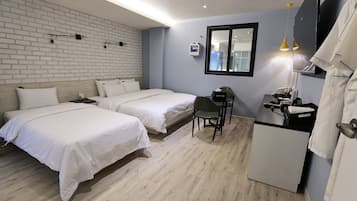 Business Twin Room & Whirlpool Spa Twin Room | Premium bedding, down comforters, free minibar, free WiFi