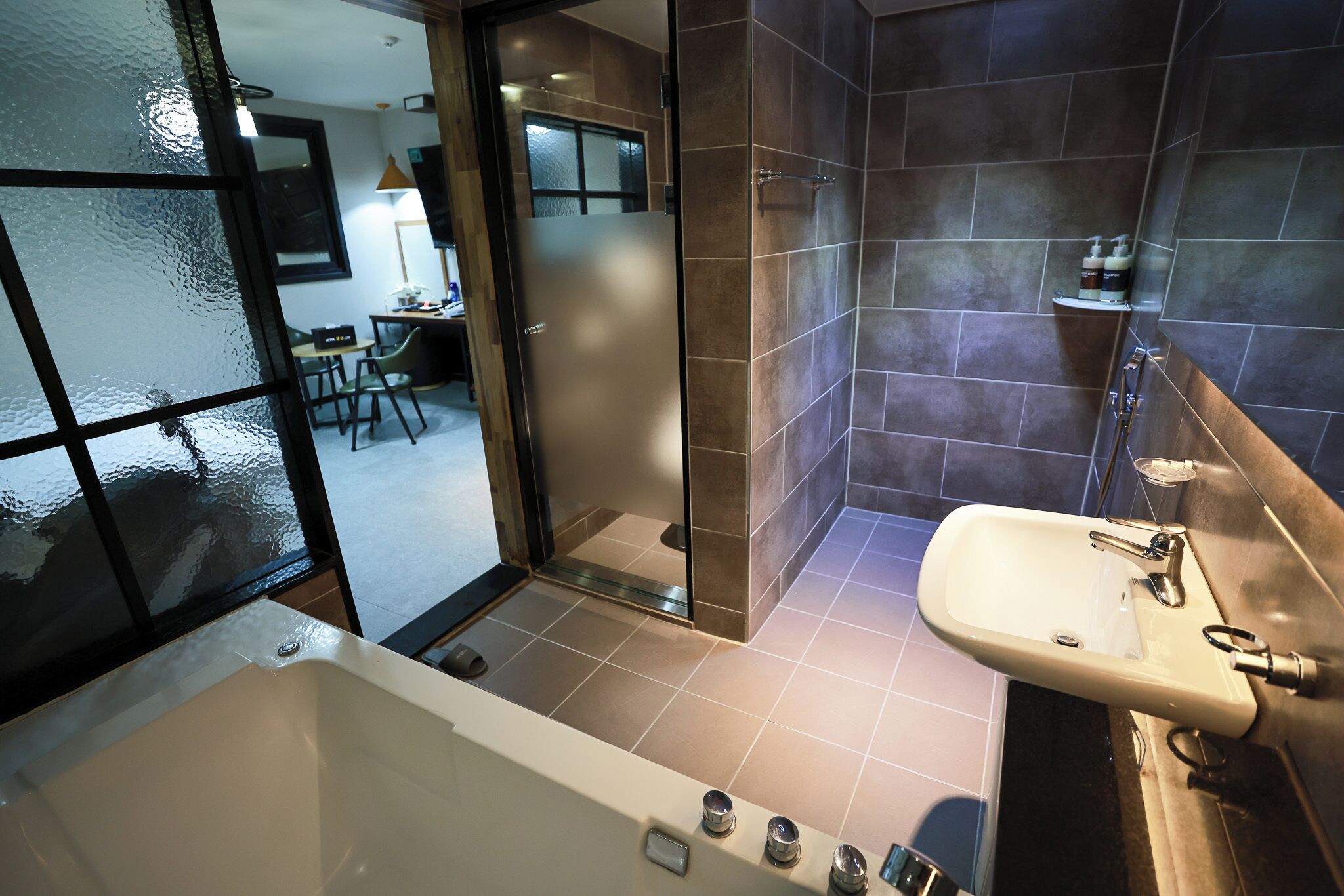 Business Twin Room & Whirlpool Spa Twin Room | Sängtillbehör av högsta kvalitet och duntäcken