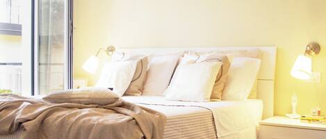 2 室のベッドルーム、WiFi (無料)、ベッドシーツ