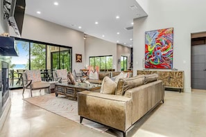 Smart TV, fireplace, stereo - Lake Buchanan Pool, Hot Tub & Lake Access (Burnet)