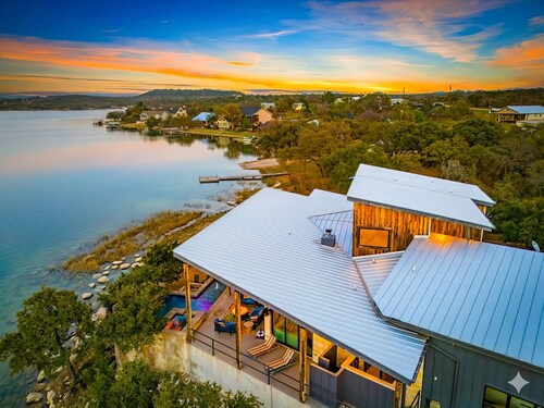 Lake Buchanan Pool, Hot Tub & Lake Access