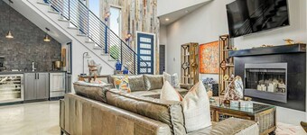 Lake Buchanan Pool, Hot Tub & Lake Access