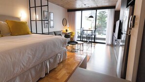 Ảnh chưa phân loại, 2 trong số 18 ảnh, nút