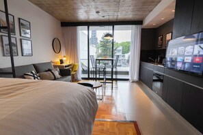 Standardlejlighed - balkon - udsigt til pool | 1 soveværelse, mørklægningsgardiner, strygejern/strygebræt, gratis Wi-Fi