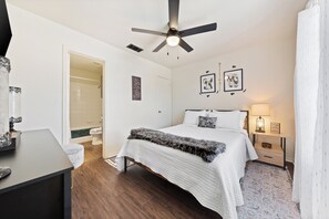 2 bedrooms, iron/ironing board, travel crib, WiFi - 2-bedroom apartment in delightful Killeen with WiFi, AC (Killeen)