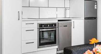 Layard Apartments 513 - West Auckland Apartment