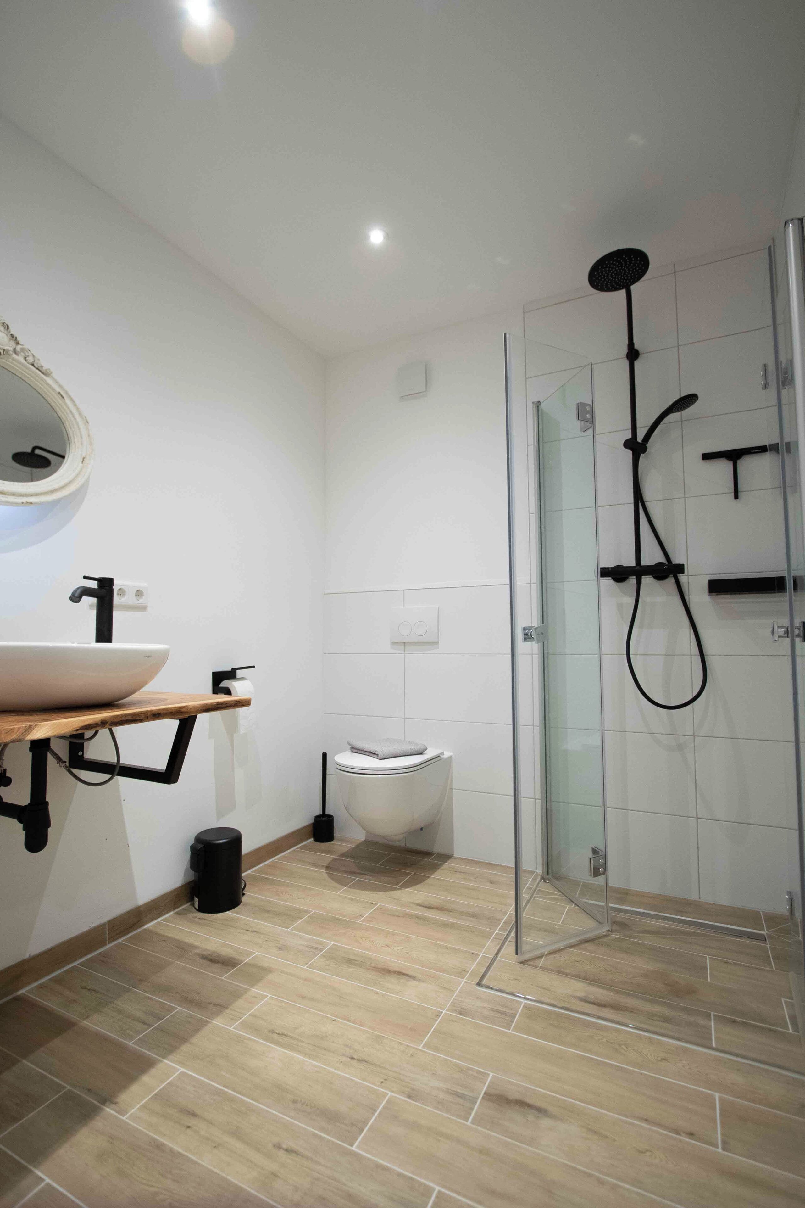 Bruser, håndklæder, Sæbe, Toiletpapir