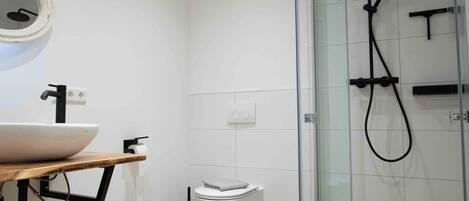 Bruser, håndklæder, Sæbe, Toiletpapir