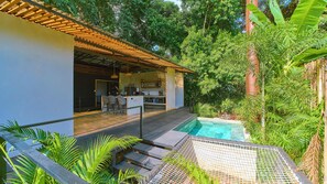 Property grounds - Modern Tropical Villa for Families & Friends (Puerto Viejo de Talamanca)