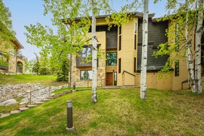 Exterior - NEW! Residence #31 (3-Bedroom Home) with Pool and Mountain view (Snowmass Village)