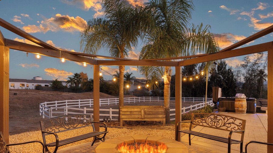 Bordeaux by Avantstay Private Pool, Hot Tub & Game Room Near Temecula