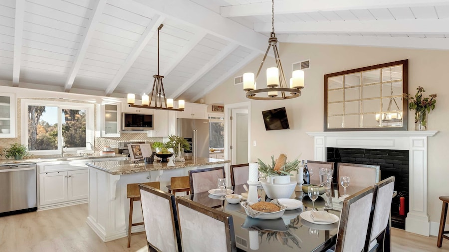 Bordeaux by Avantstay Private Pool, Hot Tub & Game Room Near Temecula