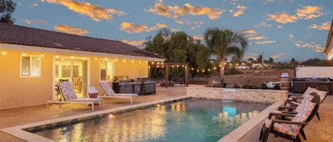 House (5 Bedrooms) | Front of property