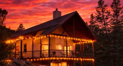 Private Mountain Lodge • Hot Tub • Fire Pit • Near Angel Fire-Spectacular Views