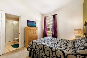 4 habitaciones, tabla de planchar con plancha, cuna de viaje y wifi