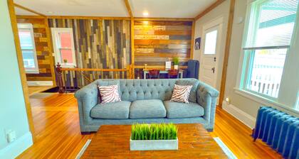"The Rustic Home" - In the heart of Albany - 3 Bedroom - Sleeps 6