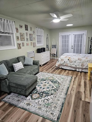 1 chambre, fer et planche Ă repasser, Wi-Fi gratuit, draps fournis