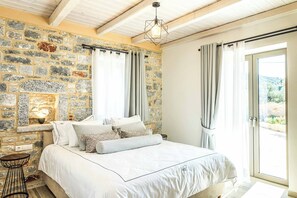 Interior - Villa Mons (West Mani)