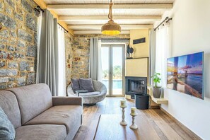 Interior - Villa Mons (West Mani)