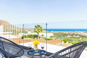 Villa (4 Bedrooms) | Exterior